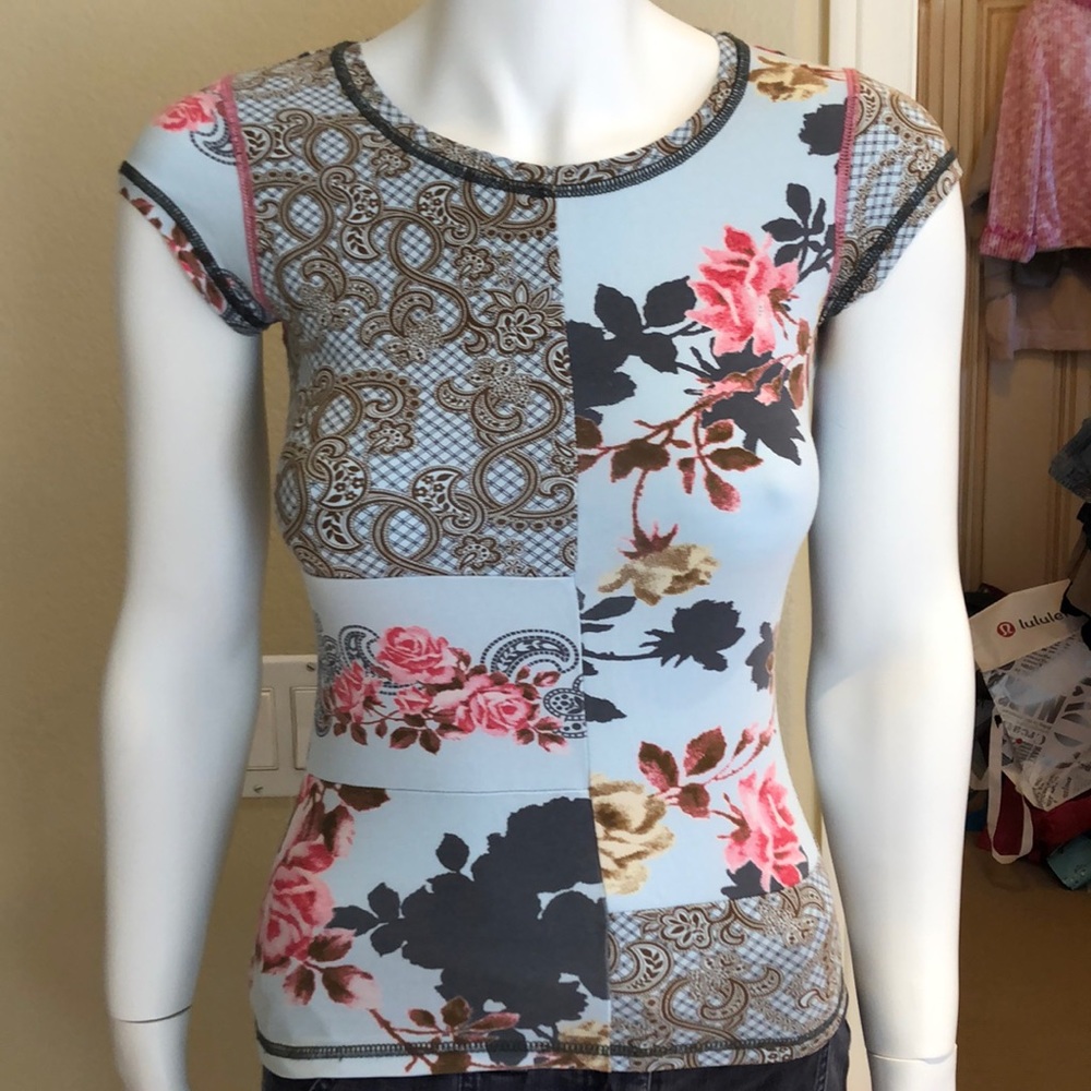 blue oilily tee